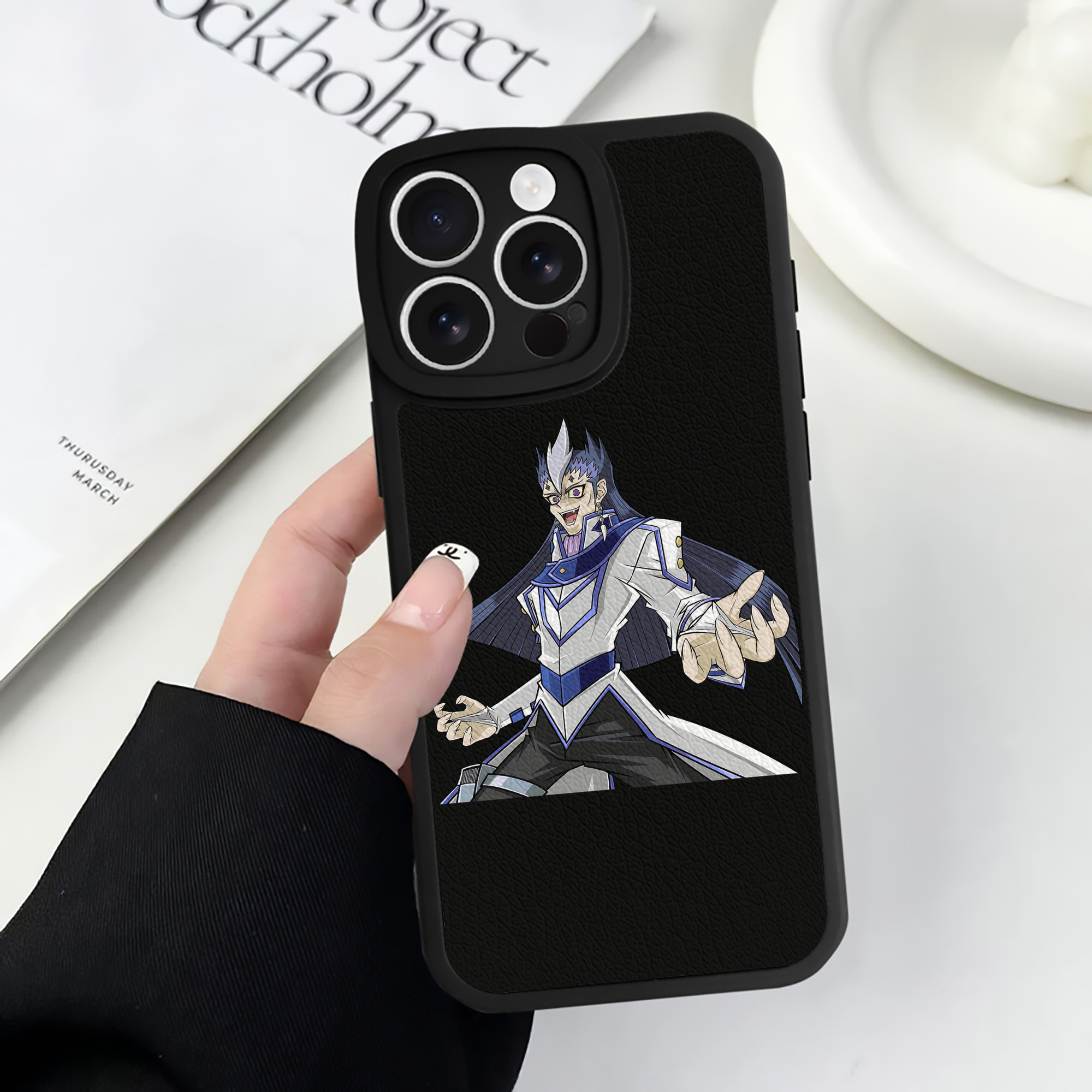 （画像用） 遊☆戯☆王 Yu-Gi-Oh! 【iPhone 16シリーズ対応】シリコンスマホケース（レザー調） 材質：シリコン